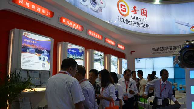 世国科技吸引国外客户前来参观